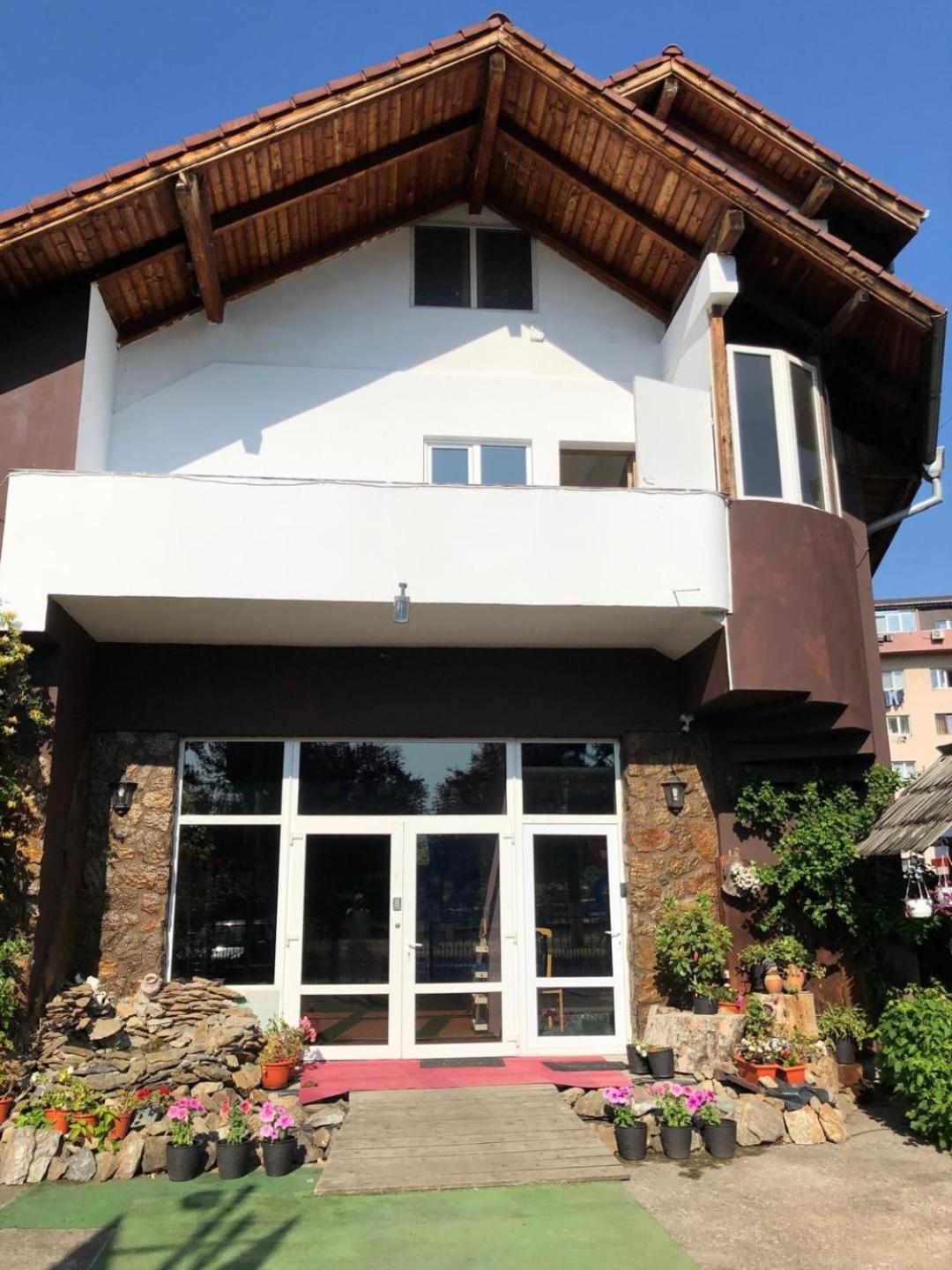 Pensiunea Residence Râmnicu Vâlcea Kültér fotó
